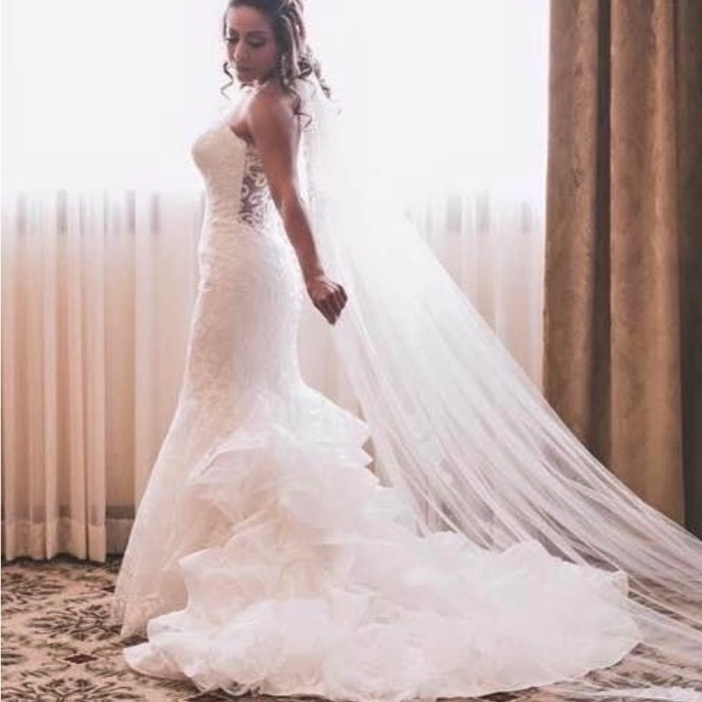 Chic Strapless Lace Bridal Gown
